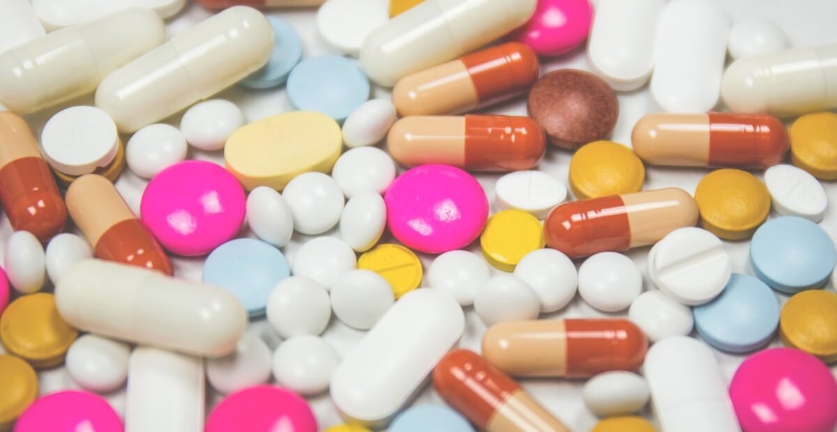 pills-mixed